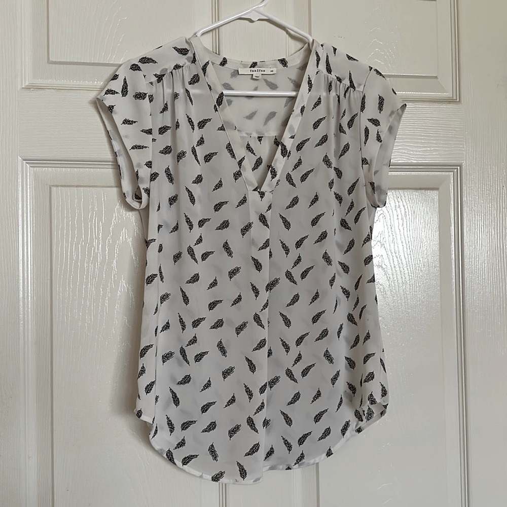 Fun 2 Fun blouse. Size xs